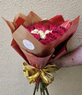 thumb-buque-coracao-de-rosas-importadas-e-ferrero-roche-0